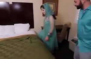 Arab unladylike sucking a unfamiliar on Arab lovemaking clip