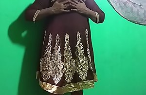 desi  indian tamil telugu kannada malayalam hindi sex-crazed vanitha showing broad in the beam chest and shaved pussy  press hard chest press chew ill feeling pussy masturbation using cucumber