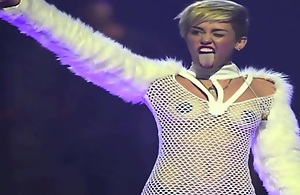 Miley Cyrus MUST SEE!