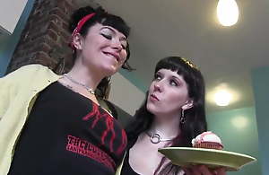 Siouxsie Q and Nerine Mechanique are San Francisco lesbians
