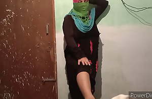 Muslim girl screwed by unknown panhandler