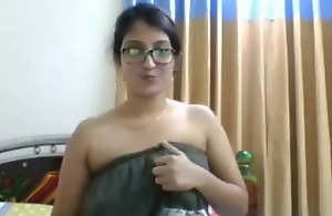 Sensation Julie Bhabhi effectuation down their way breasts