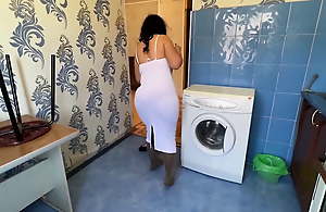 Big ass MILF cleans up and deserves ace fuck