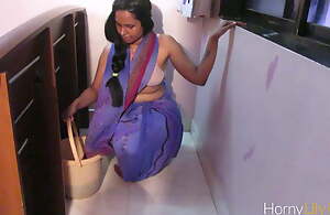 Big Special Tamil Maid Flakes House While Getting Filmed Naked In Indian Desi Porn