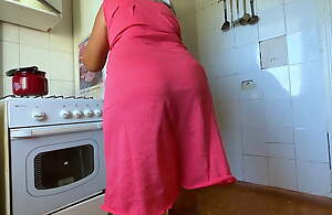 Homemade mature milf is happy to kitchen garden her bore be fitting of anal