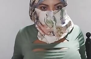 Arab Hijab Wife Masturabtes Silently Nearby Extreme Orgasm In Niqab Consummate Spill While Husband Away