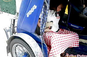 TrikePatrol Perfect Coach Pinay Spreads Legs For Lucky Foreigner