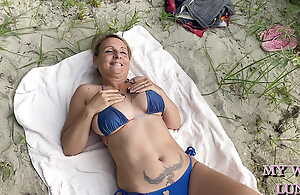 Anal on the beach with coup de grce squirt