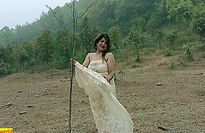 Indian Famous Adult Do the groundwork Outdoor Sex !!