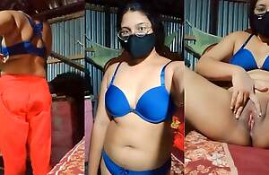 Desi unsubtle akhi carrying-on with her extreme beautiful body parts