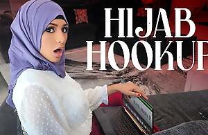 Hijab Girl Nina Grew Up Watching American Teen Movies Plus Is Obsessed In Becoming Prom Queen