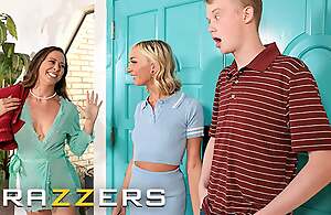 BRAZZERS - Hot MILF Cherie Deville Wants Hither Share Everything With Will not hear of Stepdaughter Chloe Temple, In addition Will not hear of Bf
