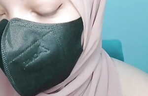 Colmek Hijab Girls Wear Fun Dildos