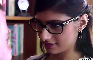 Bangbros - mia khalifa is anent and sexier than ever! check it out!