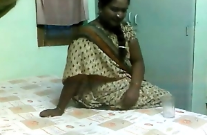 Welcome Indian Aunty Drilled by Mature Boyfrend on Hidden Webcam