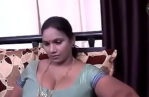 Desi Aunty Romance with cablegram small fry